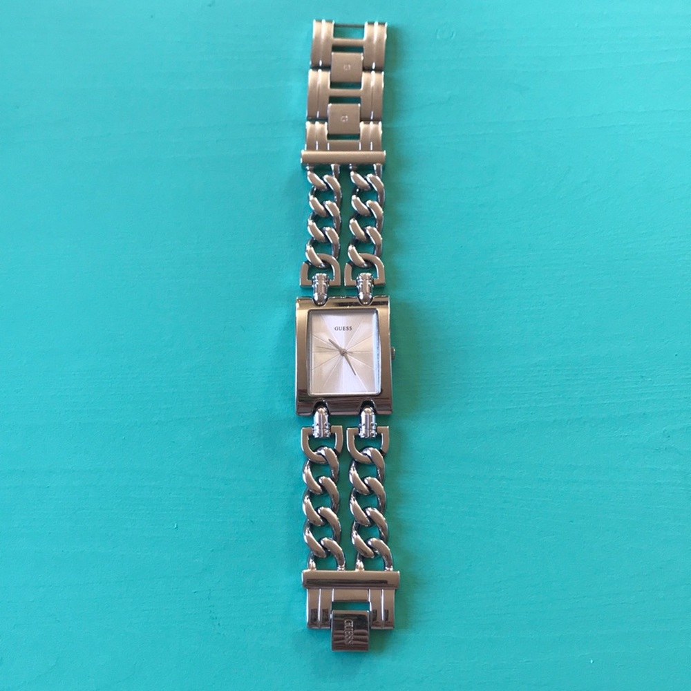 Guess silver bracelet watch - Picture 2 of 7